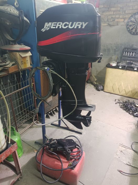 Продам лодочный мотор mercury 50
