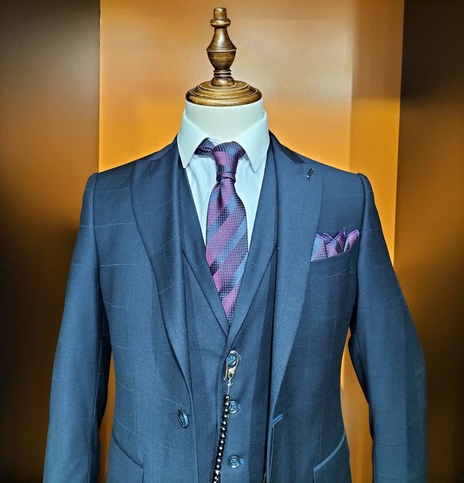 Продается костюм тройка.