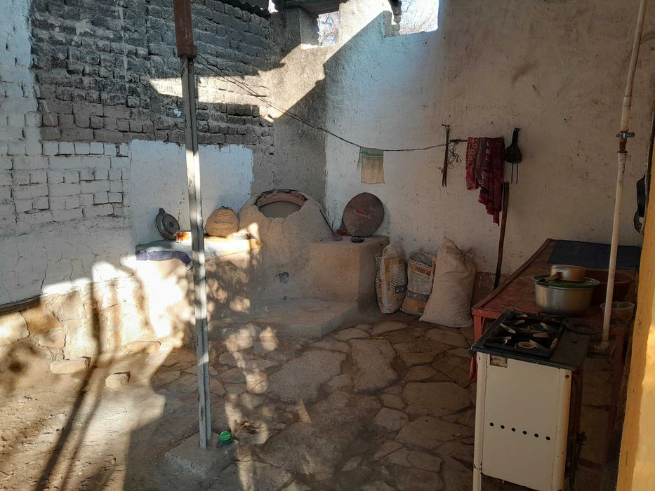 Уй сатилади барлих нарсеси бар