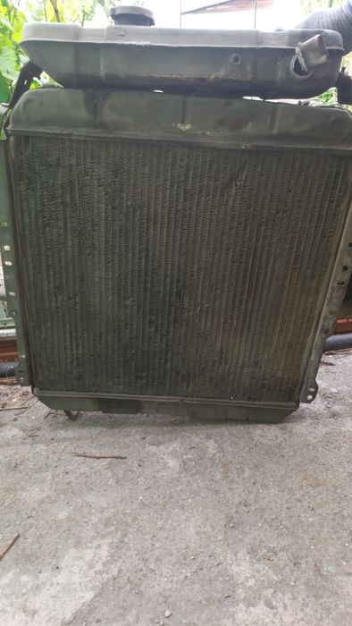 Продам радиатор на Маз