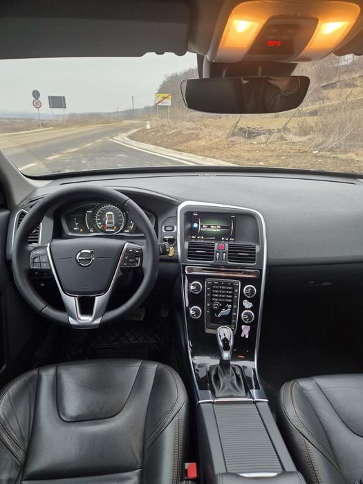 Vând Volvo XC 60
