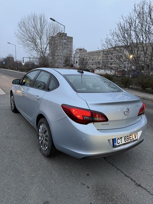 OFERTĂ Opel Astra j 2018  1.6diesel 5,6% consum