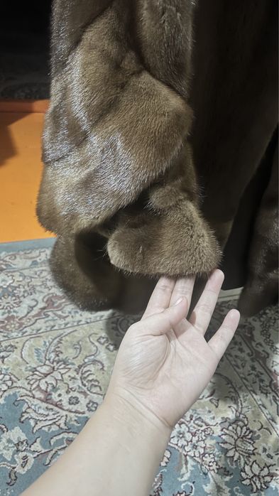 Норковая шуба не крашенная
