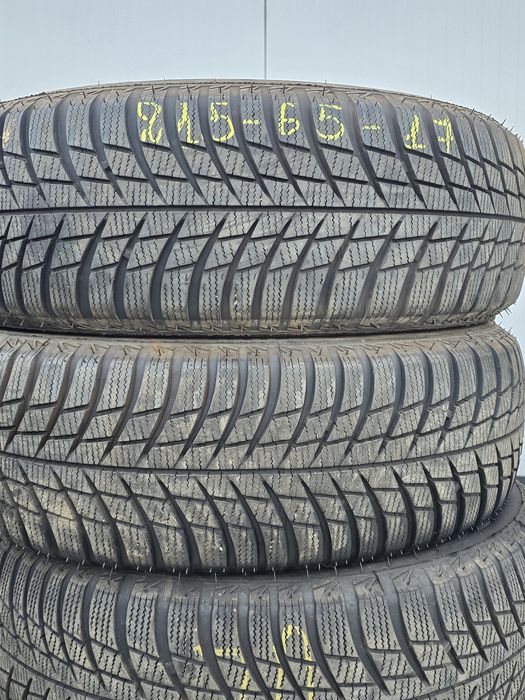 4 Броя 215/65/17 Bridgestone 2x7,2mm 2x5,6mm