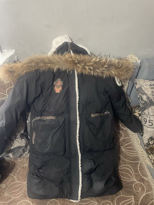 Продам на девучку зимние куртки