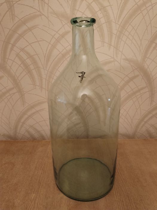 Бутыли стеклянные