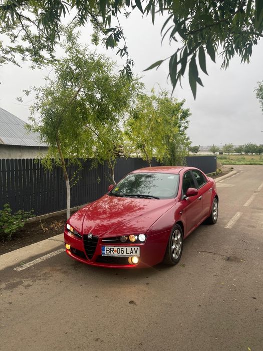 Vând Alfa Romeo 159