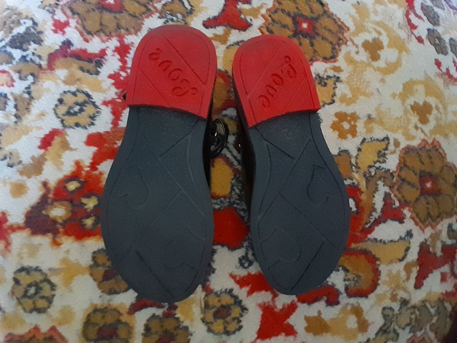 Продаются новые туфли, маломерки 33 раз.