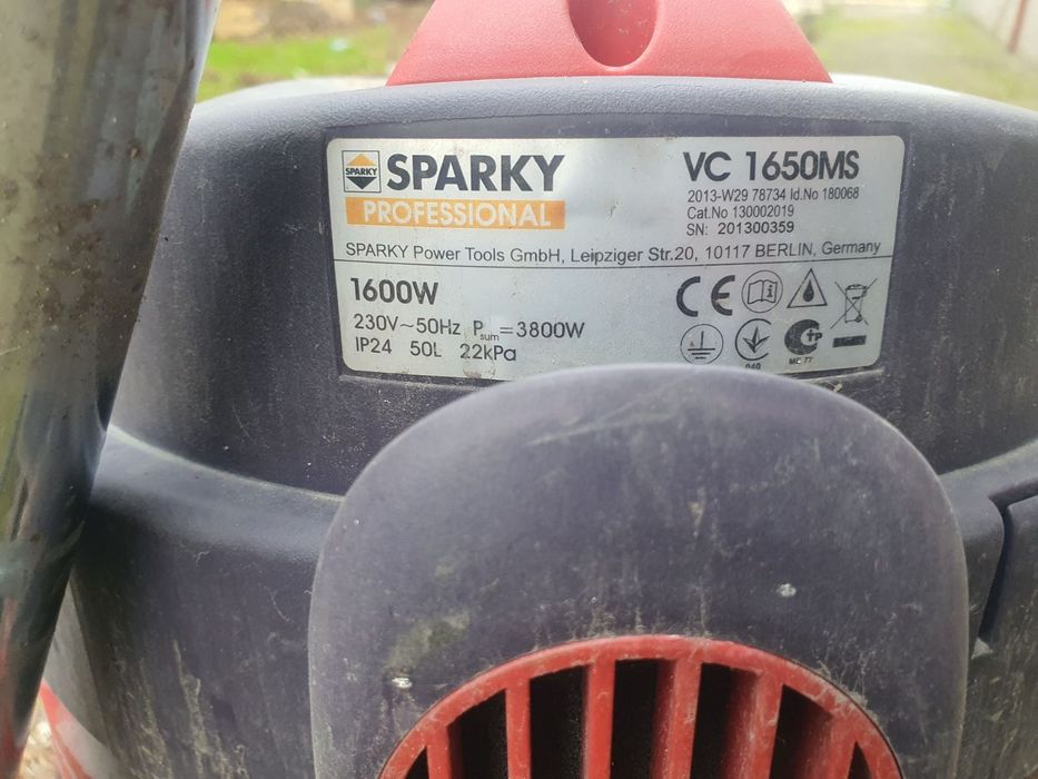 Професионална строителна прахосмукачка