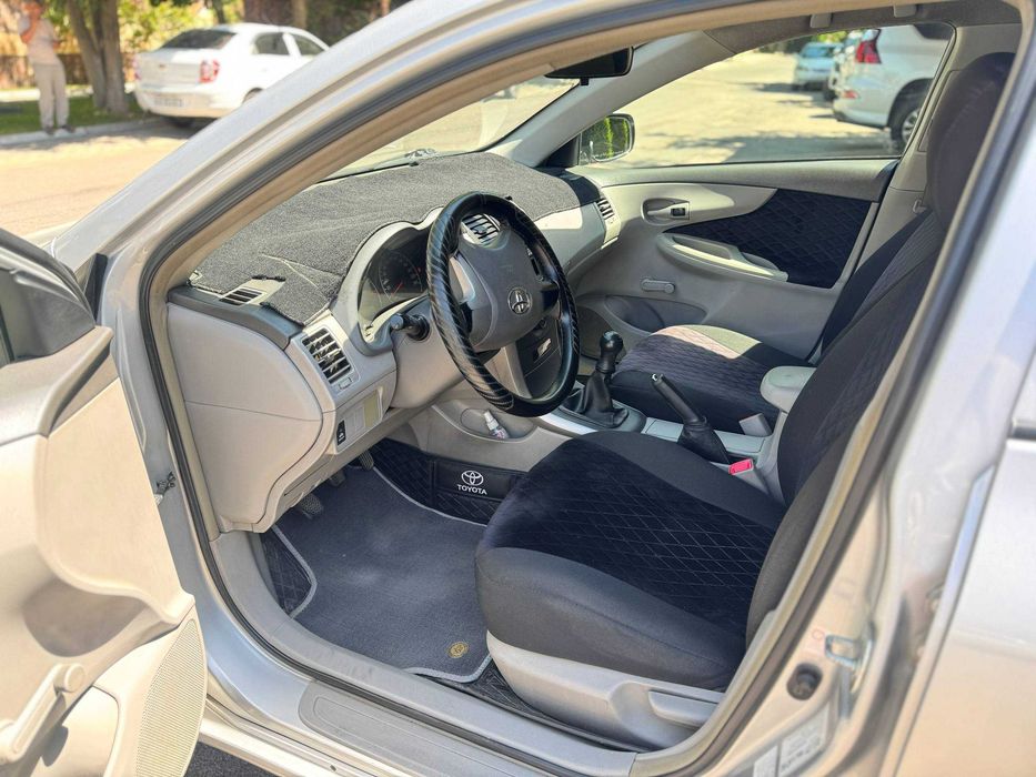 Toyota corolla 2008 год