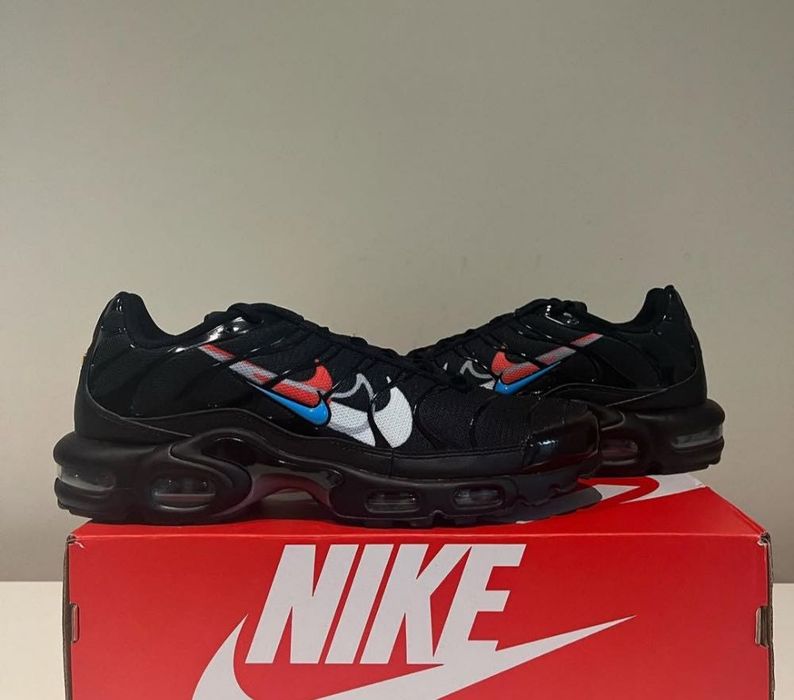 !ПРОМО! Nike Air Max Plus 'TN' Multi Swoosh | Black/Red/Blue | + КУТИЯ