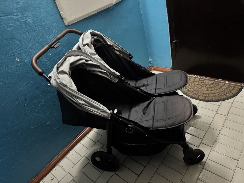 Продам коляску для двойни