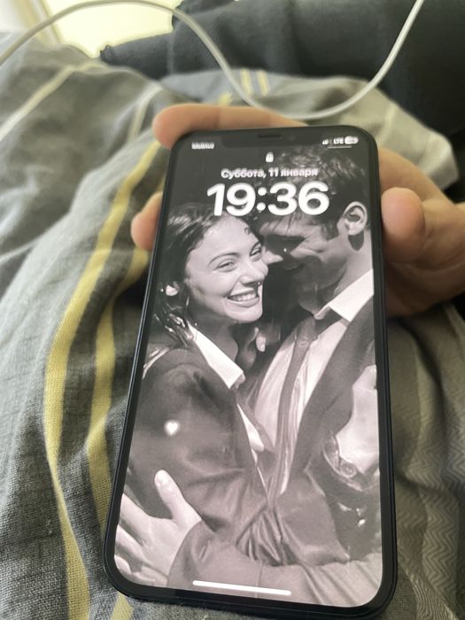 Например, iPhone 12 гарантией