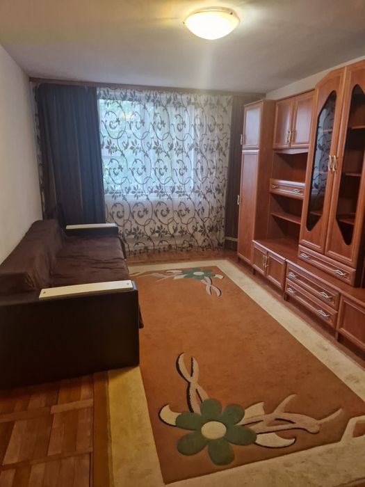Inchiriez apartament