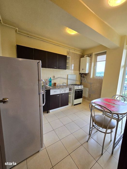 Apartament 1 cameră decomandată Bucătărie separată Parcare exterioară