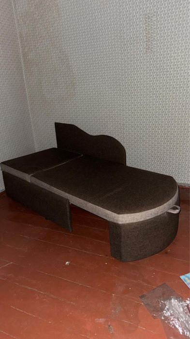 Продам два б/у дивана в хорошем состоянии