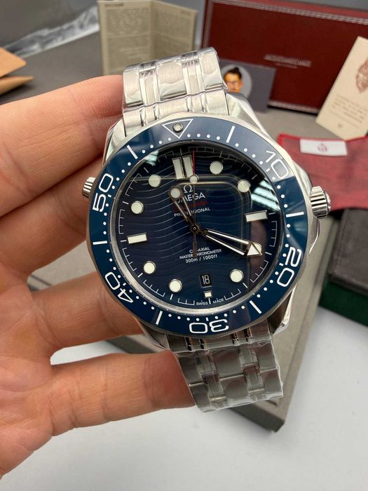 omega seamaster / diver 300m