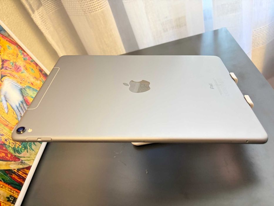 Apple iPad Pro 1gen A1709 10.5' 64GB WiFi / Gray [4GB RAM]
