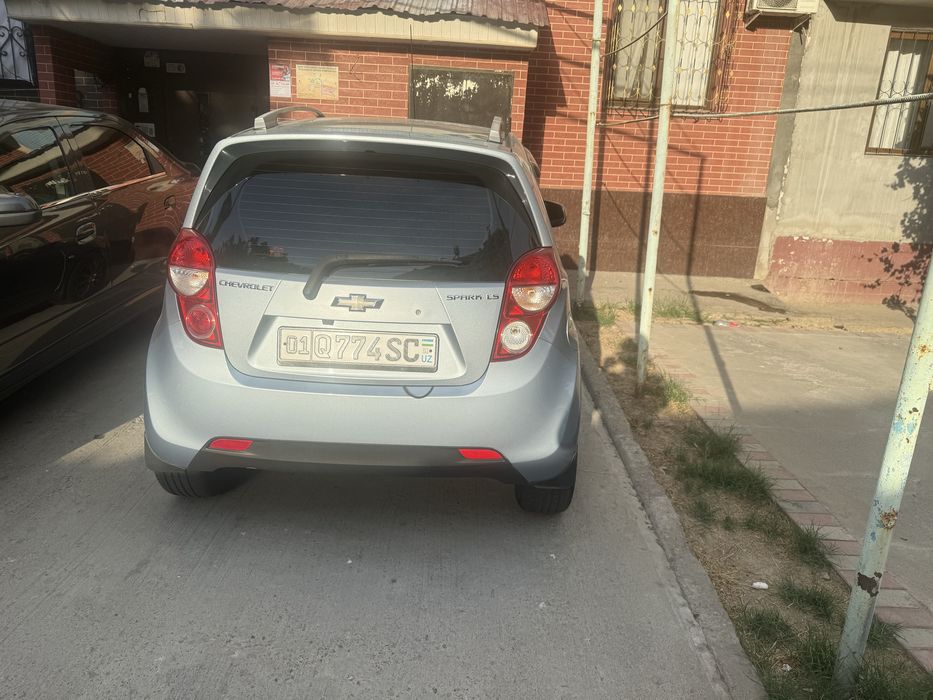 Продается Спарк автомат коробка евро