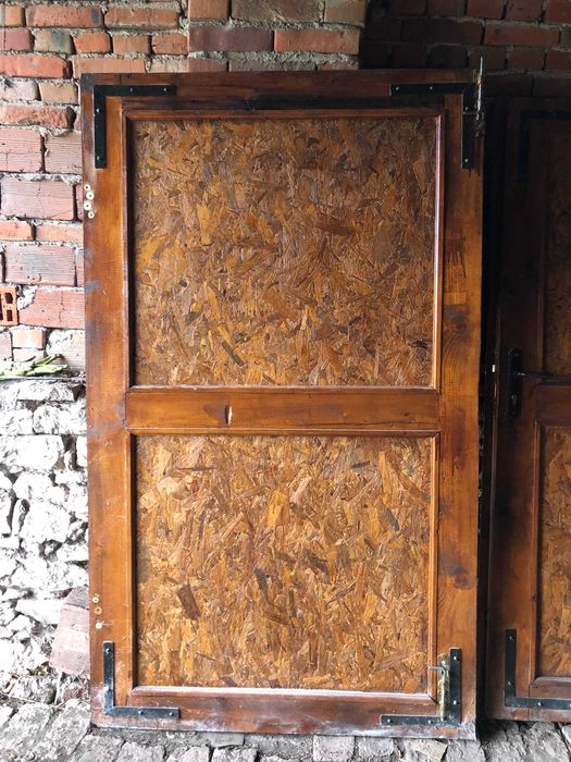 Дървени врати за гараж/пристройка/навес