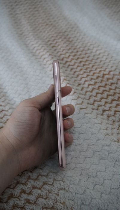 Продам Samsung galaxy S21