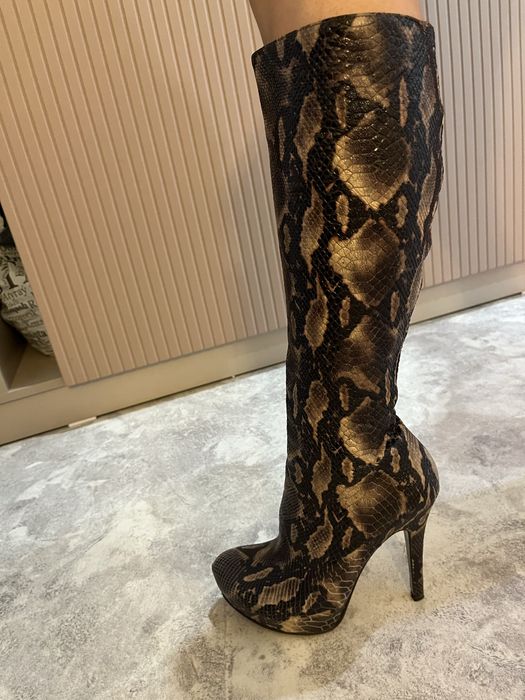 Продам весенние сапоги