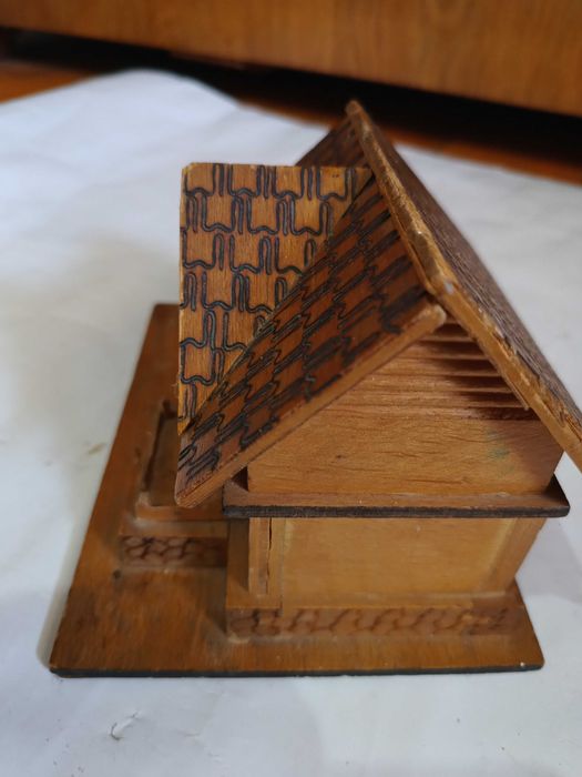 Macheta casa tradiționala deosebita veche peste 50 ani/Lemn Decor