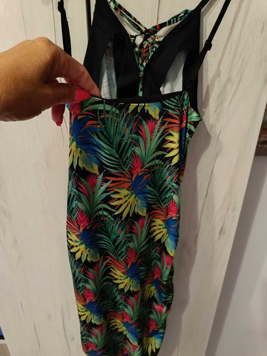 Невероятно красива рокля AVIN , М номер