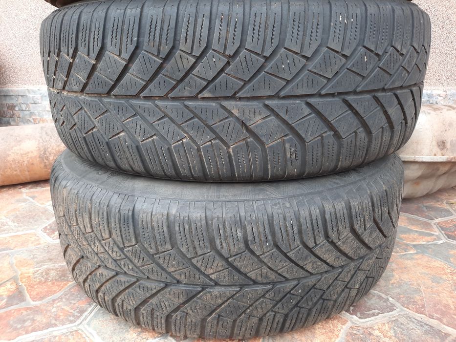 Vand anvelope de iarna 205/55/16 la SUPER PRET!!!