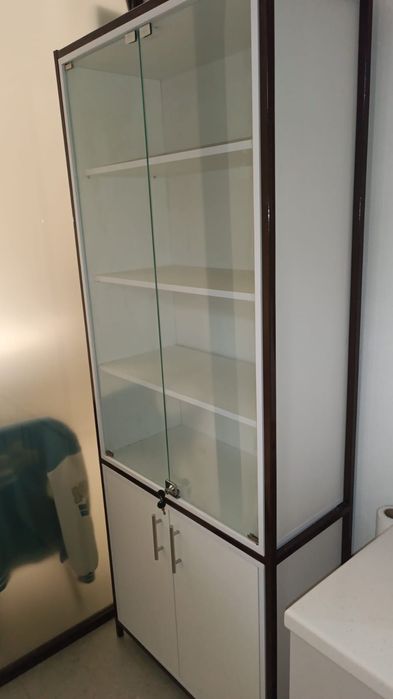 Шкафы и стеллажи