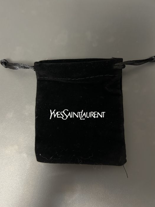 Lanț Saint Laurent Auriu Cu Pandantiv Logo YSL