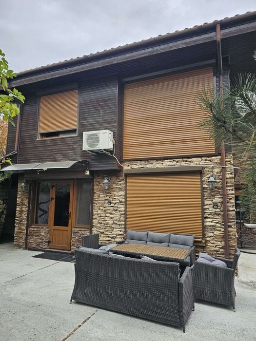 Дава се под наем Къща в с. Гюльовца, Област Бургас - 121 кв.м за 1950 € - Снимка #1