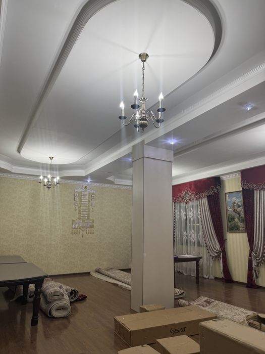 Люстра сатылады.