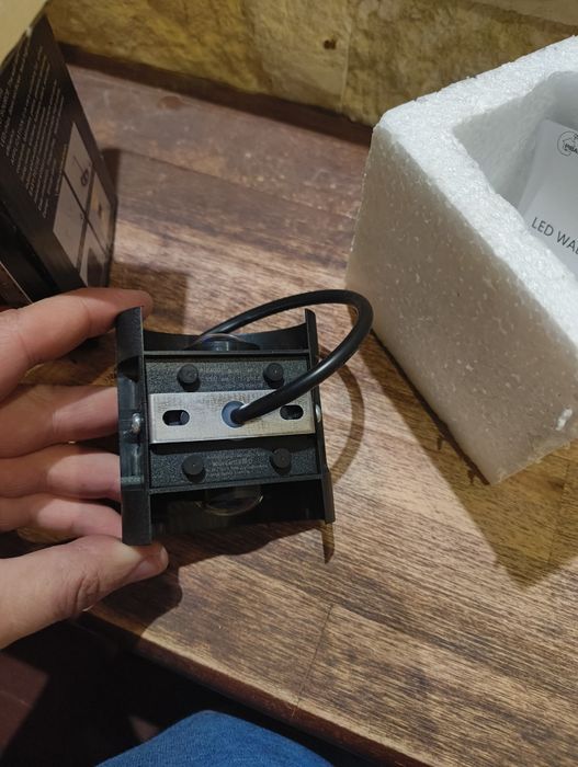 Aplica led perete /spot led 2w , lumina rece