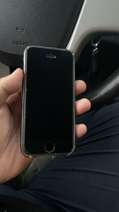 Продам iPhone 5s 64 ГБ