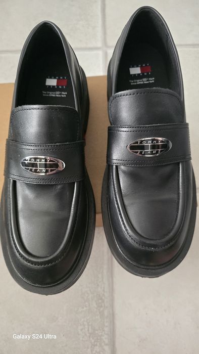 Tommy Hilfiger размер 41