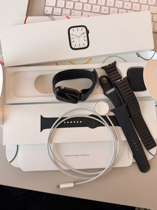 Apple Watch Series 7 Cellular  45mm Midnight Aluminum