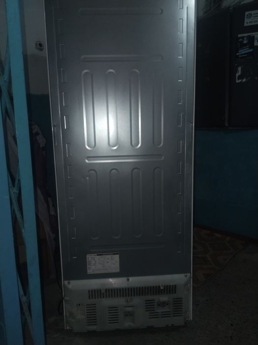 Продам большой холодильник