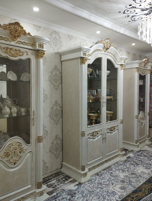 Продается мебел для зала.Пенол тройка +стол на 2.70/1.20 отличном сост