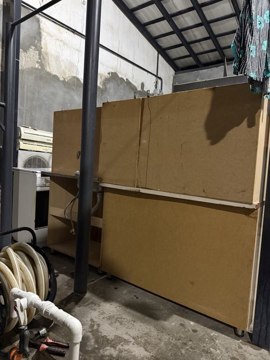 Срочно Сотилади кухонная 2 метир Ени састаянаси зур