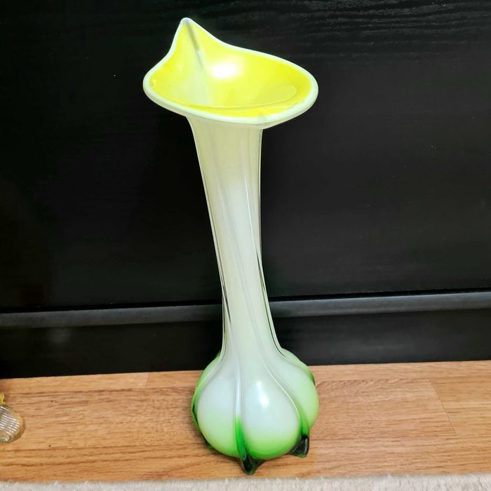 Ваза цветное стекло