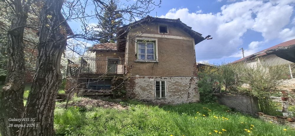 Продавам парцел 870 кв.м