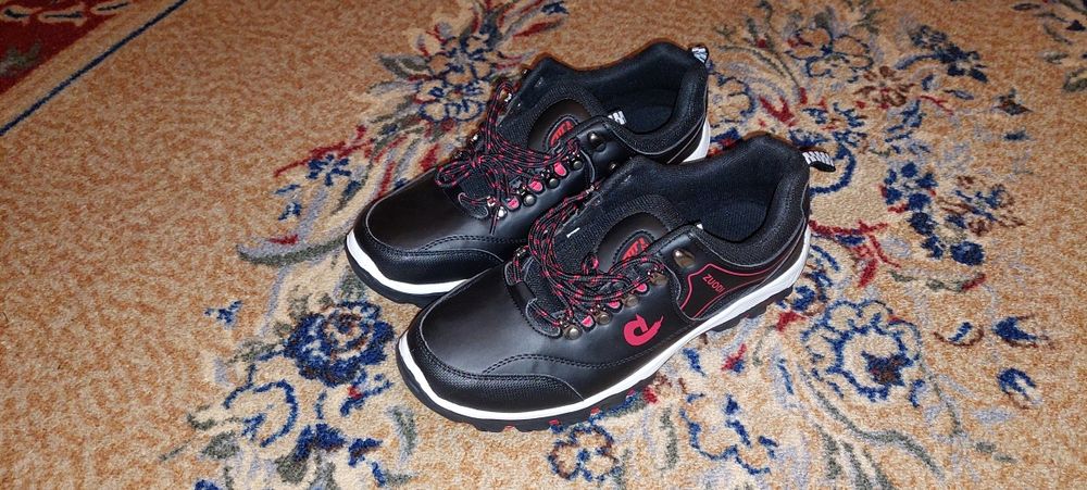 Обувки маратонки НОВИ