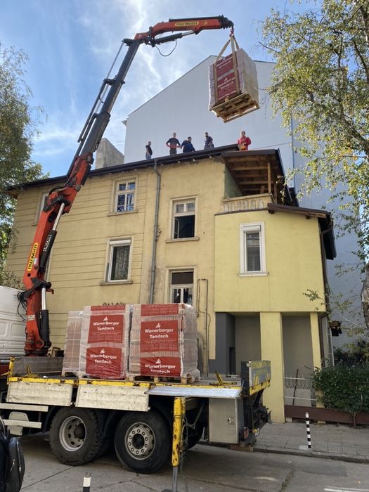 Камион с кран