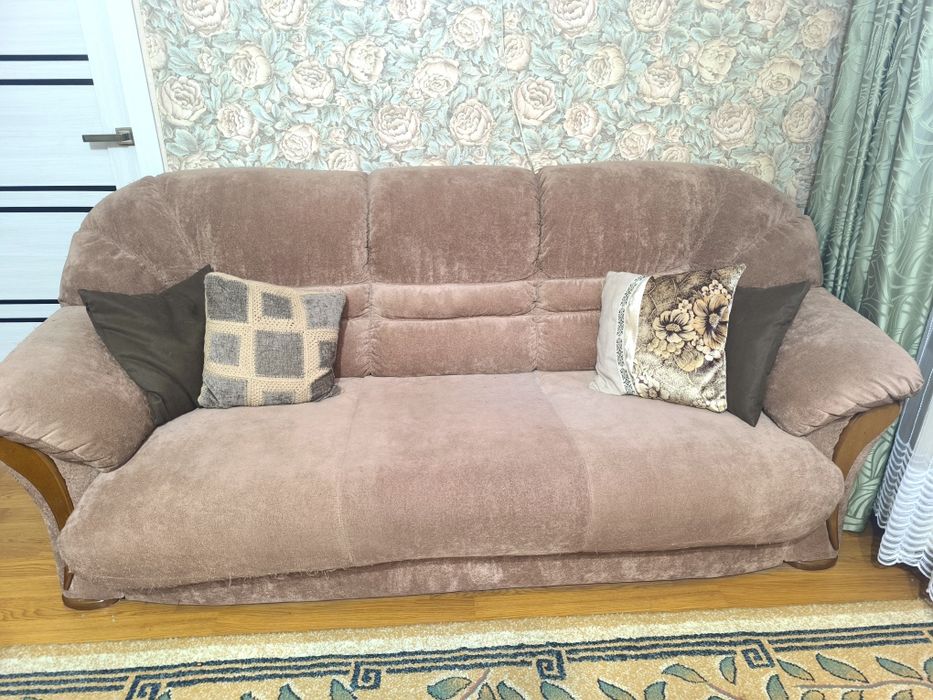 Диван и два кресла