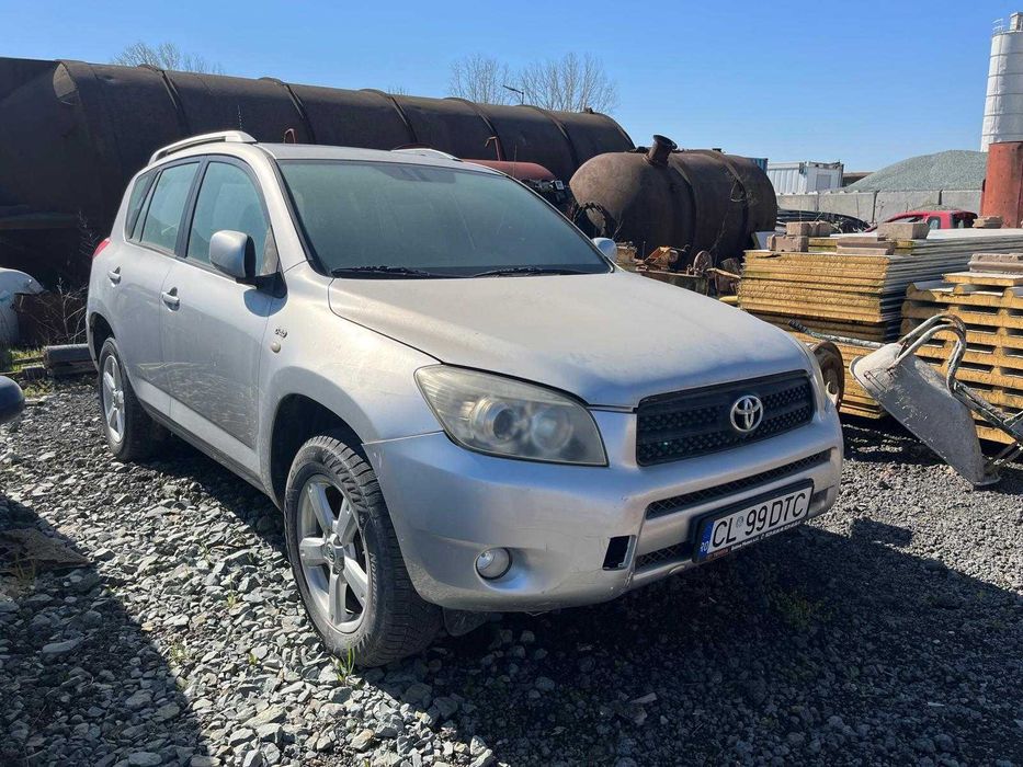 Vand Toyota Rav 4 motor defect