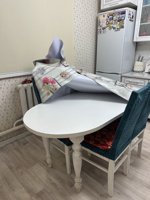 Продам стол стулья для кухни