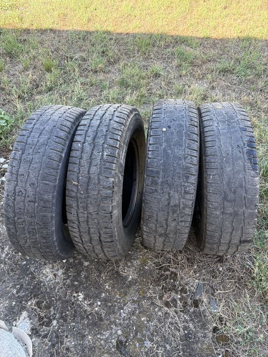 Продавам гуми за бус