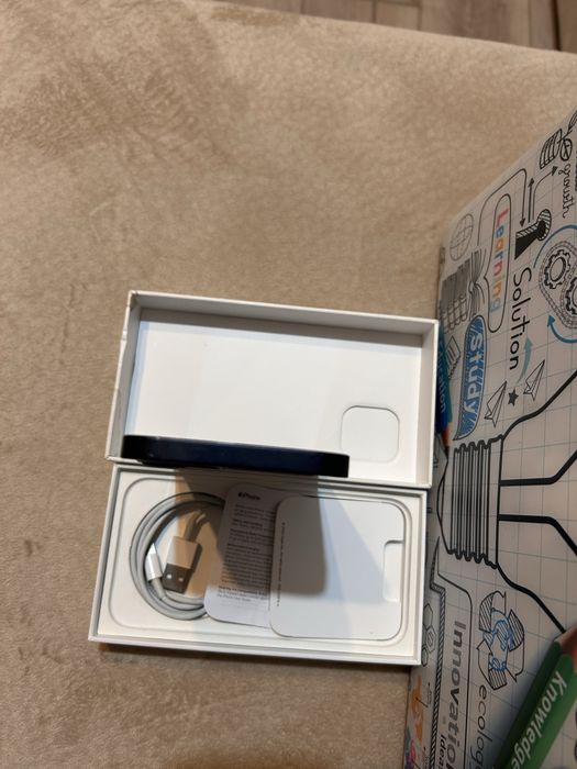 Iphone 12 midnight blue