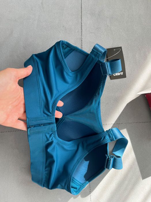 Нови дамски спортни дрехи